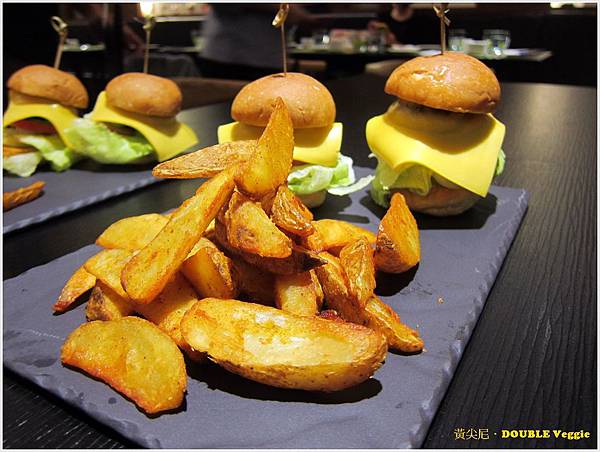 高雄苓雅區=<試吃>Double Veggie 蔬活食堂 一種環遊世界的概念蔬食=-Double Veggie 高雄苓雅區=<試吃>Double Veggie 蔬活食堂 一種環遊世界的概念蔬食=-Double Veggie