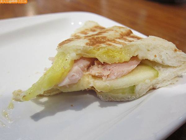 台北松山區=<食>TENTEN Gelateria 轉轉 吉拉朵~迷路在民生社區。碰見美味冰淇淋=-TENTEN Gelateria 轉轉 吉拉朵