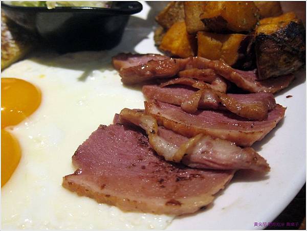 新竹=<食>喬桌子廚房(巨城店)~夜晚也能吃到豐盛早午餐=-喬桌子廚房(巨城店) 新竹=<食>喬桌子廚房(巨城店)~夜晚也能吃到豐盛早午餐=-喬桌子廚房(巨城店)