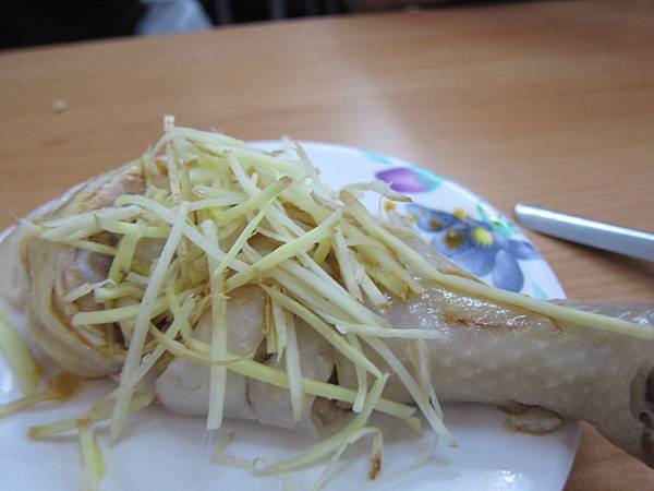 高雄鼓山區=<食>王義雞肉飯(文信店)~這這這...雞肉飯也太美味了吧=-王義雞肉飯 高雄鼓山區=<食>王義雞肉飯(文信店)~這這這...雞肉飯也太美味了吧=-王義雞肉飯