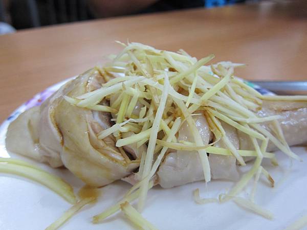 高雄鼓山區=<食>王義雞肉飯(文信店)~這這這...雞肉飯也太美味了吧=-王義雞肉飯 高雄鼓山區=<食>王義雞肉飯(文信店)~這這這...雞肉飯也太美味了吧=-王義雞肉飯