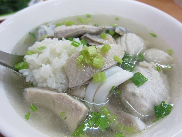 高雄鼓山區=<食>王義雞肉飯(文信店)~這這這...雞肉飯也太美味了吧=-王義雞肉飯 高雄鼓山區=<食>王義雞肉飯(文信店)~這這這...雞肉飯也太美味了吧=-王義雞肉飯