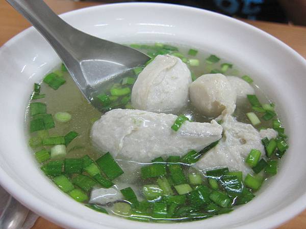 高雄鼓山區=<食>王義雞肉飯(文信店)~這這這...雞肉飯也太美味了吧=-王義雞肉飯 高雄鼓山區=<食>王義雞肉飯(文信店)~這這這...雞肉飯也太美味了吧=-王義雞肉飯