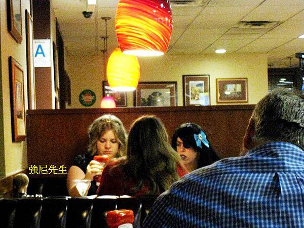 394728_279878055402695_995440450_n