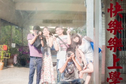 快快樂樂上學平平安安回家永遠不變的真理 快快樂樂上學平平安安回家永遠不變的真理