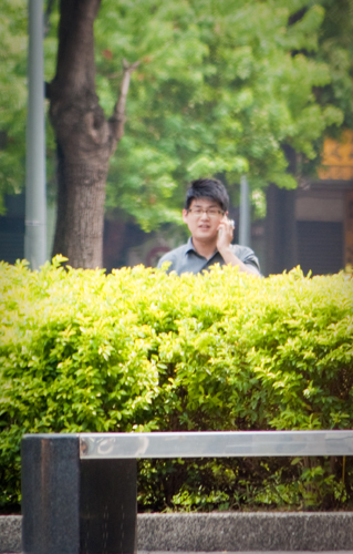 這傢伙假裝沒看到我們...