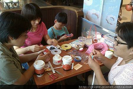 256507_223857757736449_1672920908_o