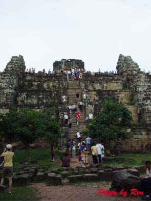 0530-phnom bakheng11.jpg 0530-phnom bakheng11.jpg