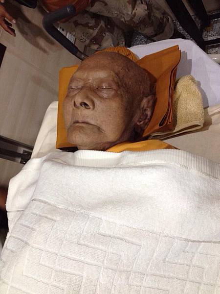 龍普宏師傅已於泰國時間今日早上九點多圓寂，享年97歲 ><