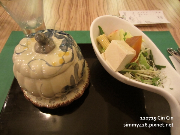 有機蔬菜沙拉 & 泡菜豆腐湯