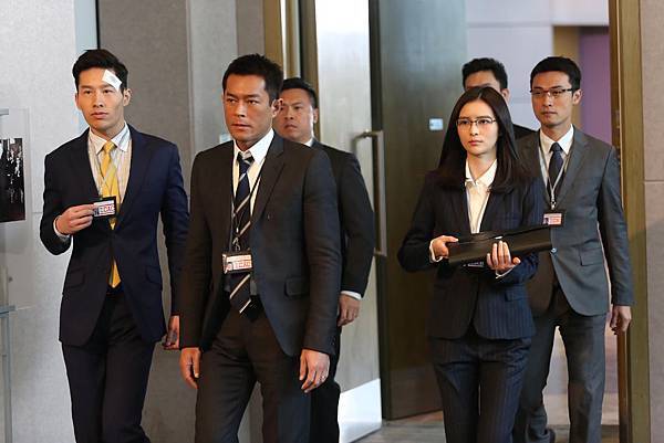 古天樂與盛君(右2)皆為廉政公署調查成員