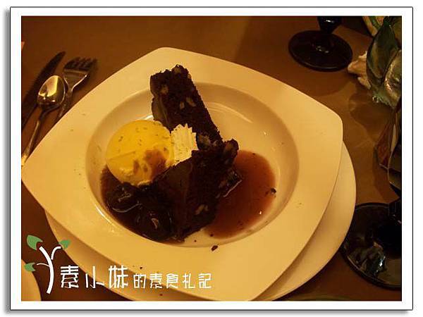 甜點-巧克力布朗尼冰淇淋 核果美食工房 台中素食蔬食食記.jpg 甜點-巧克力布朗尼冰淇淋 核果美食工房 台中素食蔬食食記.jpg