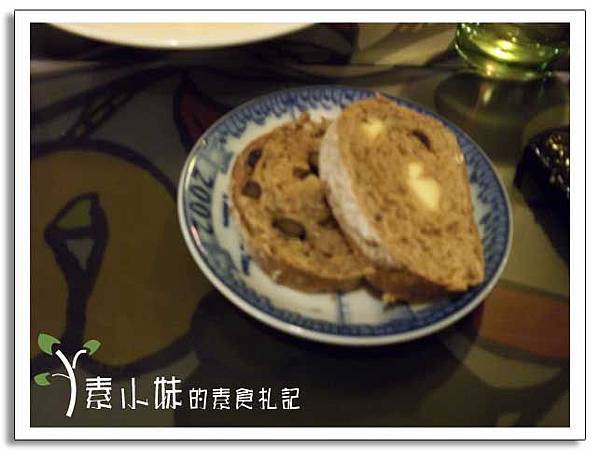 麵包 時光花園柴燒窯烤披薩 台中素食蔬食食記.jpg 麵包 時光花園柴燒窯烤披薩 台中素食蔬食食記.jpg