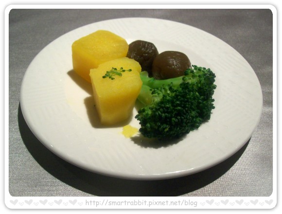 106_7373.jpg 106_7373.jpg