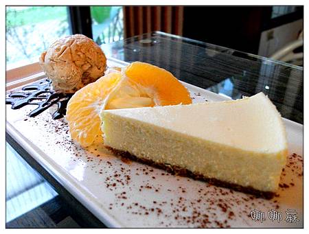 原味乳酪蛋糕佐牛奶糖冰淇淋 原味乳酪蛋糕佐牛奶糖冰淇淋