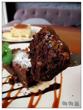 布朗尼叉起 布朗尼叉起