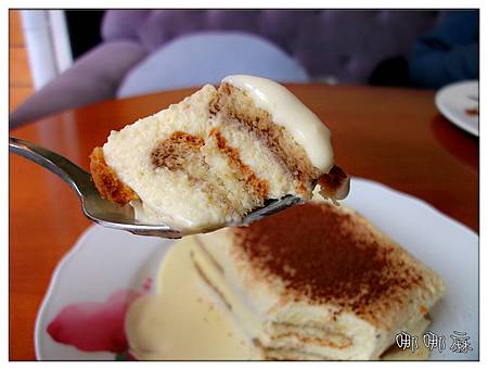 提拉米蘇挖一口 提拉米蘇挖一口