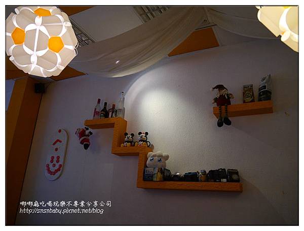 櫃檯後方 櫃檯後方