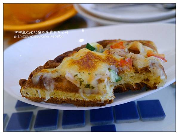 燻雞咬一口 燻雞咬一口