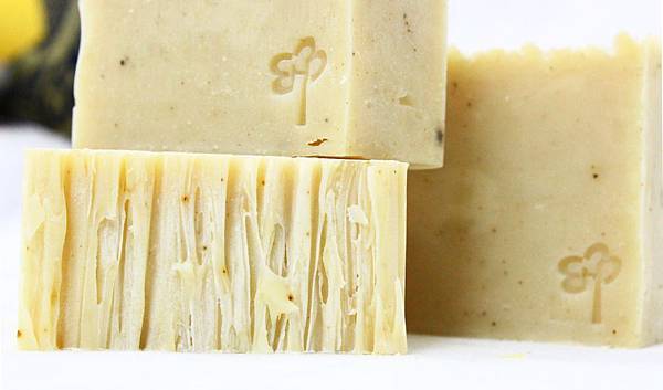 野玫瑰果粉去角質皂