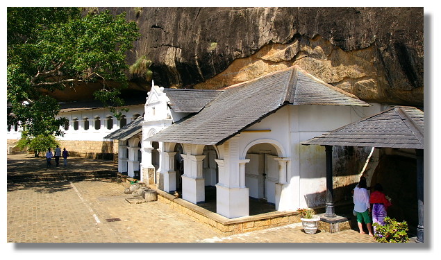 丹布拉石窟廟(Dambulla Cave Temples)