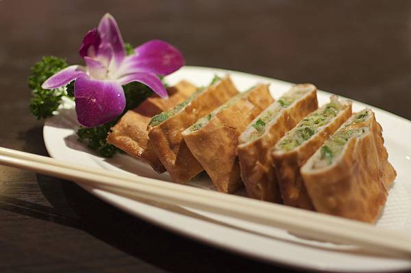 炸到好處的鮮菜蝦鍋餅,不油不膩,超正點。 溢香園 炸到好處的鮮菜蝦鍋餅,不油不膩,超正點。