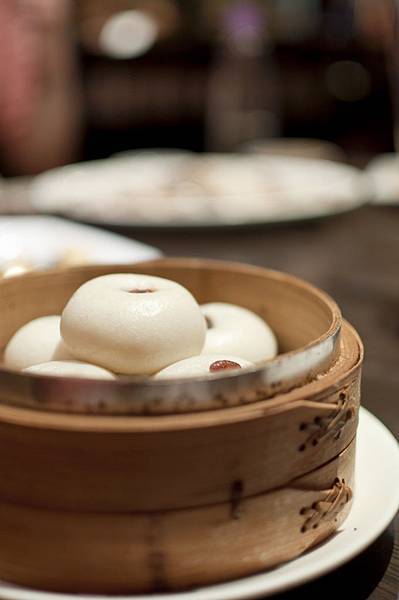 外型可愛討喜,內餡兒不含糊,甜分恰到好處的豆沙小包。 溢香園 外型可愛討喜,內餡兒不含糊,甜分恰到好處的豆沙小包。