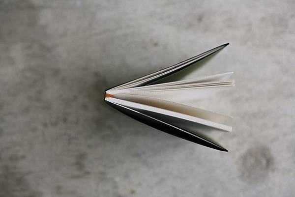 橡皮圈與書關係2