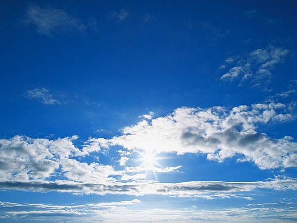 white_clouds_in_blue_sky_77005
