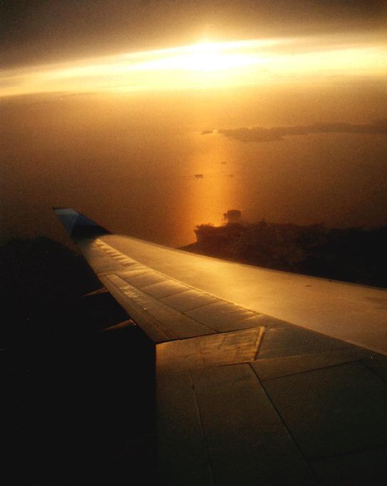 China Airlines Boeing 747-409 Japan, April 15, 1999 Final approach to Tokyo Haneda.jpg