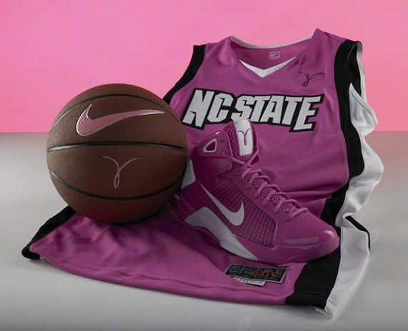 Nike Think Pink - Hyperdunk & Blue Chip 01