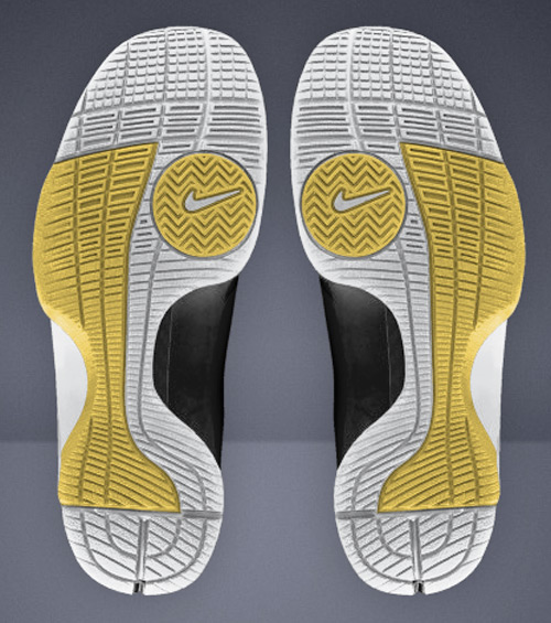 Nike iD Hyperdunk Available on March 17th 08.jpg