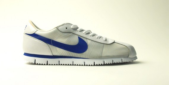 Nike Sportswear Cortez Fly Motion - April 2009 02.bmp