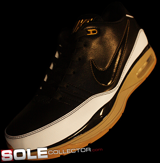House Of Hoops ‘Love & Pain’ Nike Blue Chip Low 01.bmp