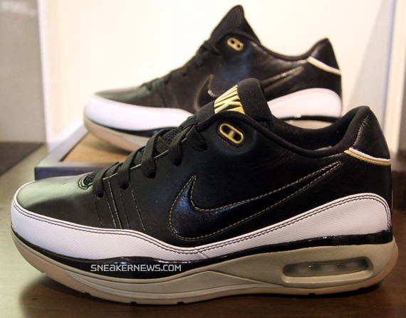 nike-blue-chip-love-pain-01.jpg