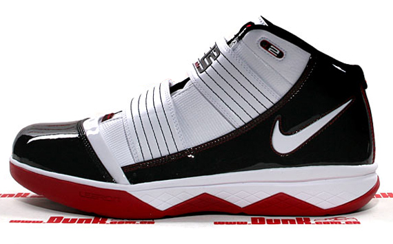 Nike Zoom LeBron Soldier III - Playoff Pack (POP) 01.jpg