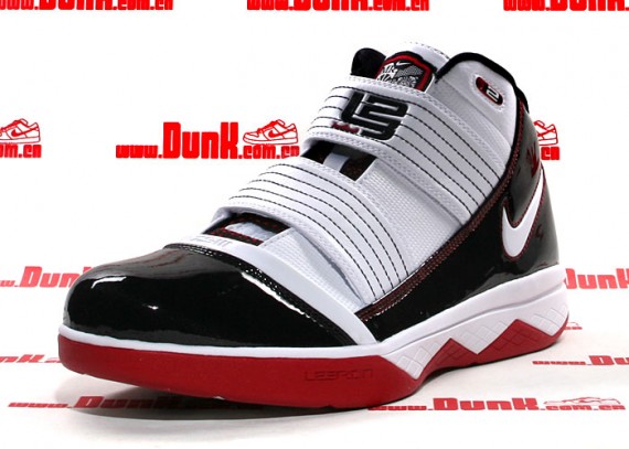 Nike Zoom LeBron Soldier III - Playoff Pack (POP) 03.jpg