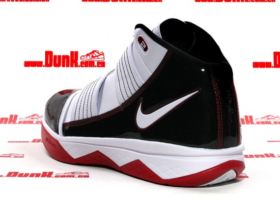 Nike Zoom LeBron Soldier III - Playoff Pack (POP) 04.jpg
