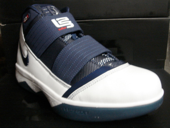 Nike Zoom Lebron Soldier III (3) - White  Navy  Red 02.jpg