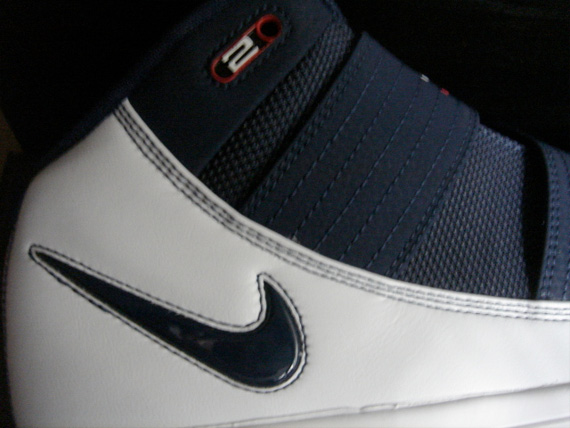 Nike Zoom Lebron Soldier III (3) - White  Navy  Red 03.jpg