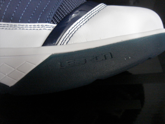 Nike Zoom Lebron Soldier III (3) - White  Navy  Red 05.jpg