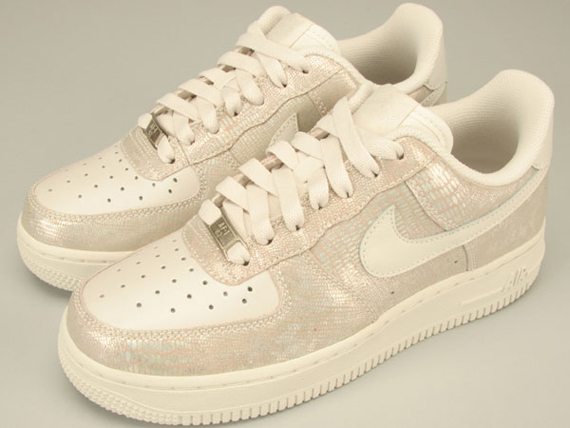 Nike WMNS Air Force 1 Low - 白 - 銀 01.jpg