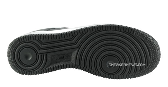 Nike Air Force 1 Supreme Max - Black 3M - White 03.jpg