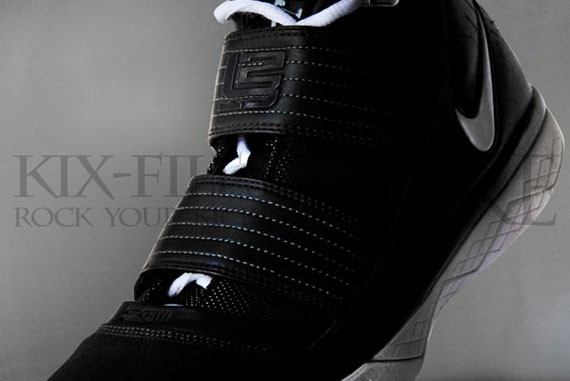 Nike Zoom LeBron Soldier III XDR 亞洲限定 Outdoor Pack - 黑 - 白 03.jpg