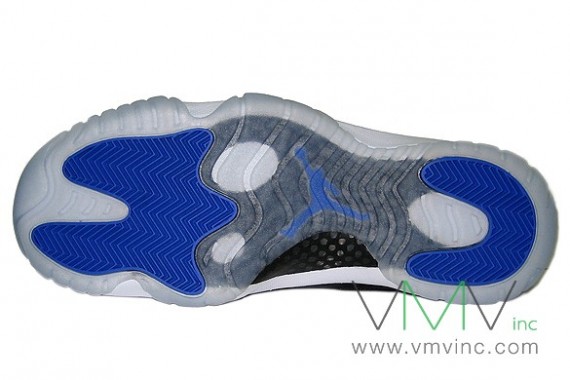 Air Jordan XI (11) 怪物奇兵 2009 Retro 05.jpg