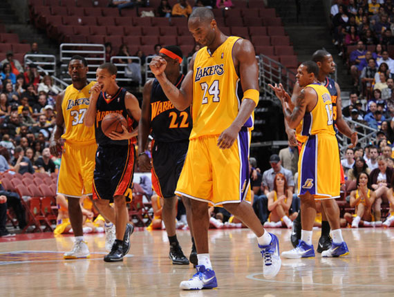 Nike Zoom Kobe IV Gradient Blue Lakers Home 05.jpg