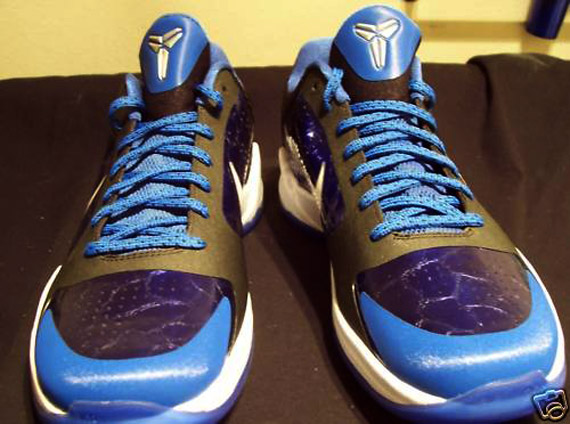 Nike Zoom Kobe V (5) – Duke Blue Devils PE 05.jpg