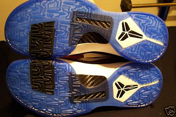 Nike Zoom Kobe V (5) – Duke Blue Devils PE 06.jpg