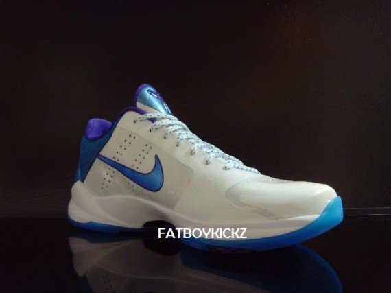 Nike Zoom Kobe V (5) – Charlotte Hornets 03.jpg