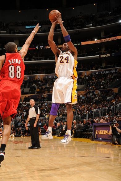Zoom Kobe V iD by Kid Hollywood 08.jpg